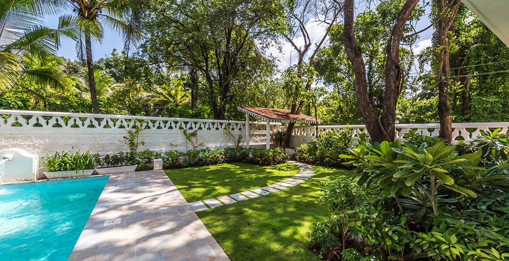 Villa Evora - Pathway